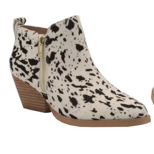 Very Volatile Black and White Ankle Boots